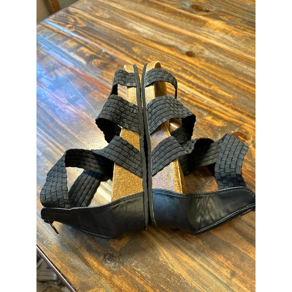 Muk Luks Womens Black Woven Multi Strap Wedge Cork Sandals Back Zip Size 10 8826